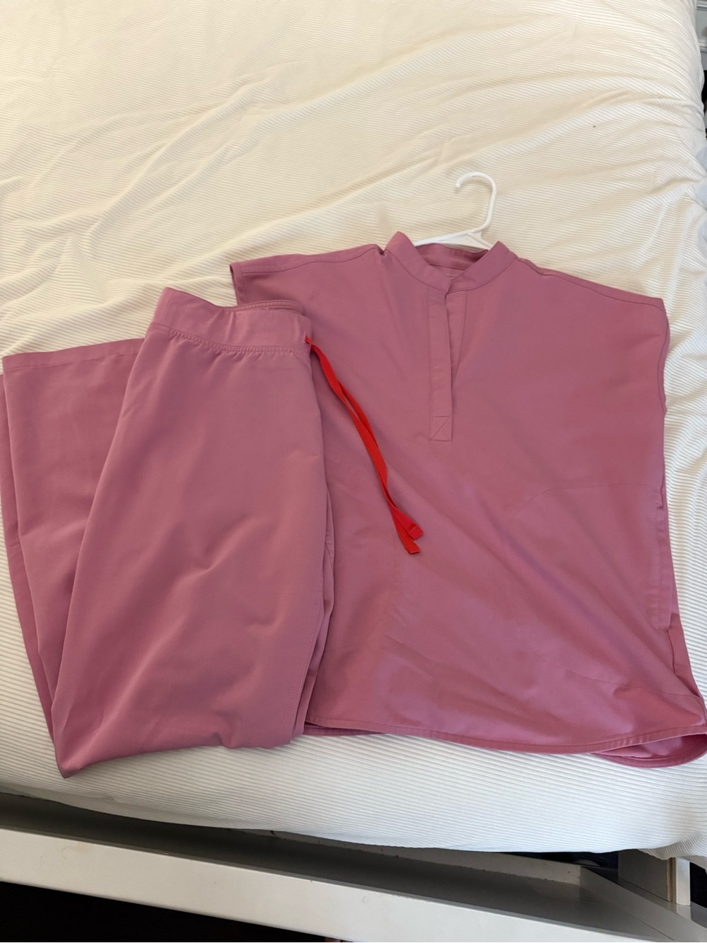 FIGS Mauve Pink Scrub Top with Contrast Drawstring